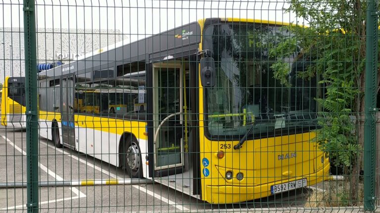 Transporte P&uacute;blico Nocturno en Gav&agrave;: An&aacute;lisis y Opiniones
